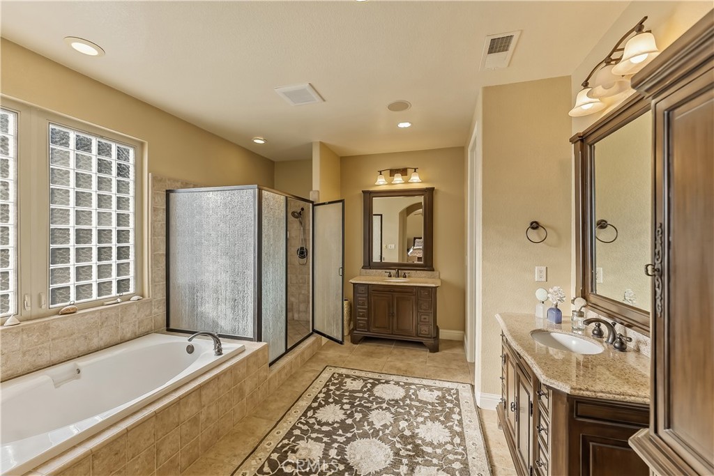 5673 N Sycamore Property Photo 33