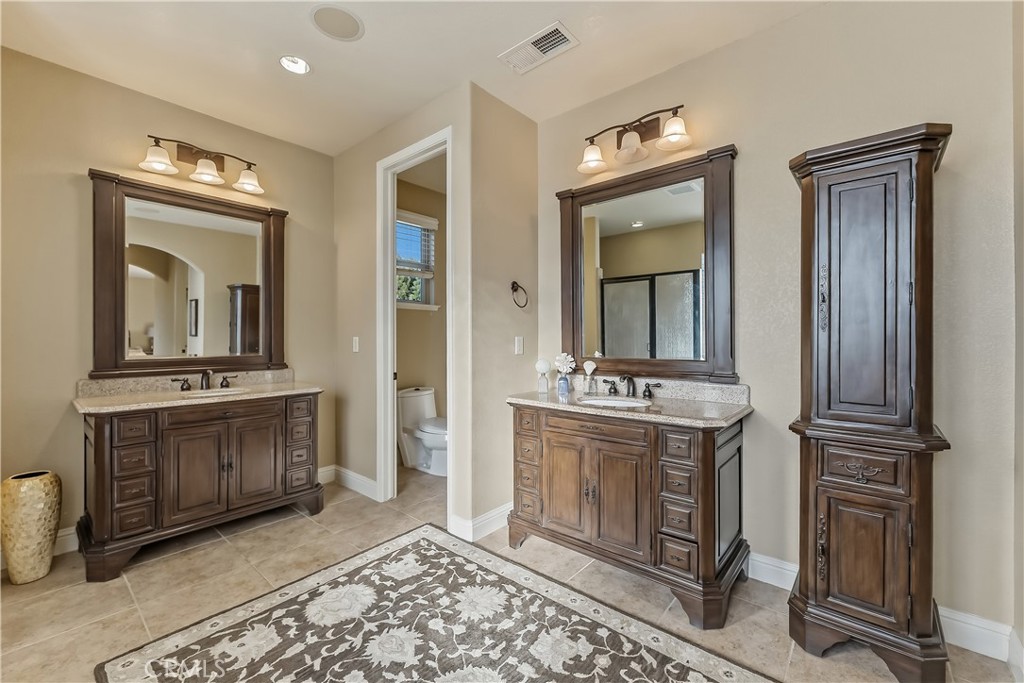 5673 N Sycamore Property Photo 34
