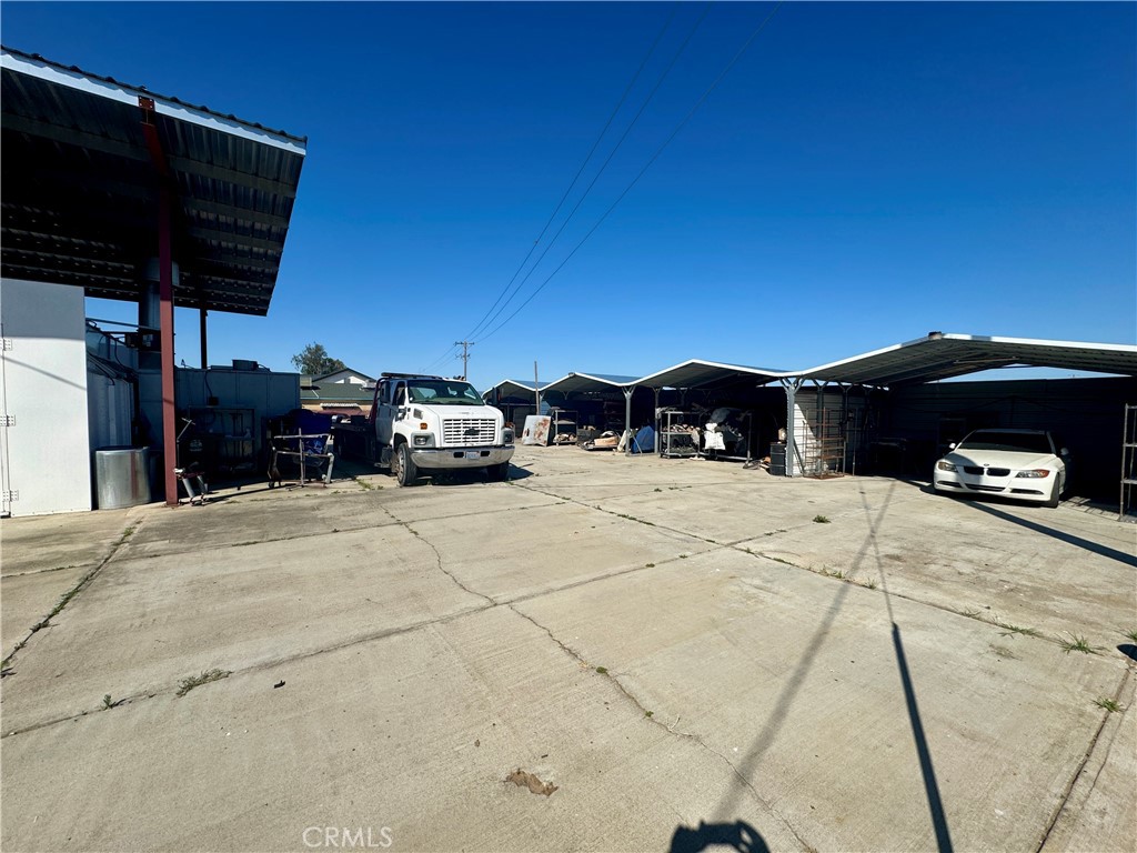 1217 E Yosemite Property Photo 11