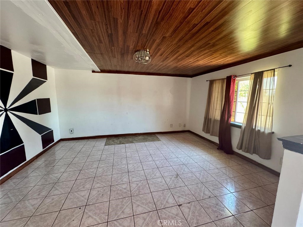 1620 N D Property Photo 4