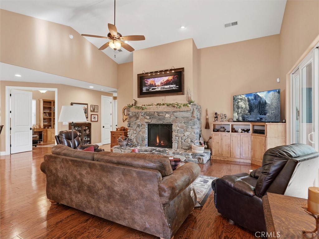 46088 Sutton Property Photo 12