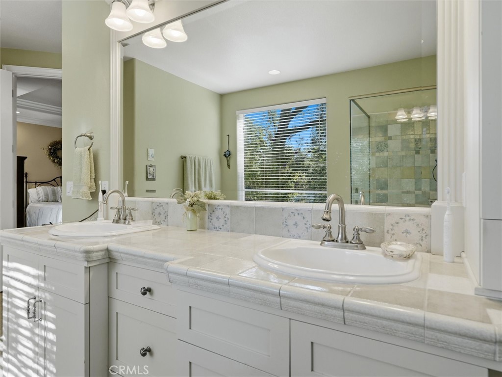 46088 Sutton Property Photo 32