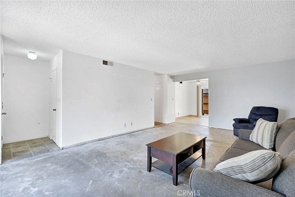 182 W Barstow Avenue A Property Photo 4