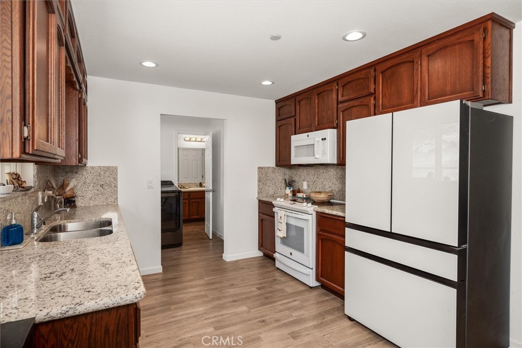 29215 Yosemite Springs Property Photo 12