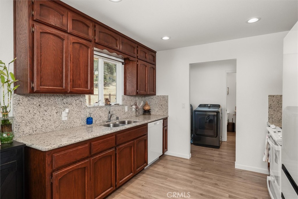 29215 Yosemite Springs Property Photo 13