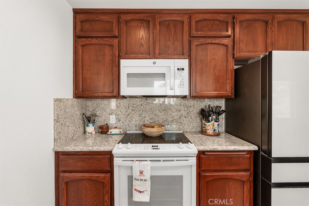 29215 Yosemite Springs Property Photo 14