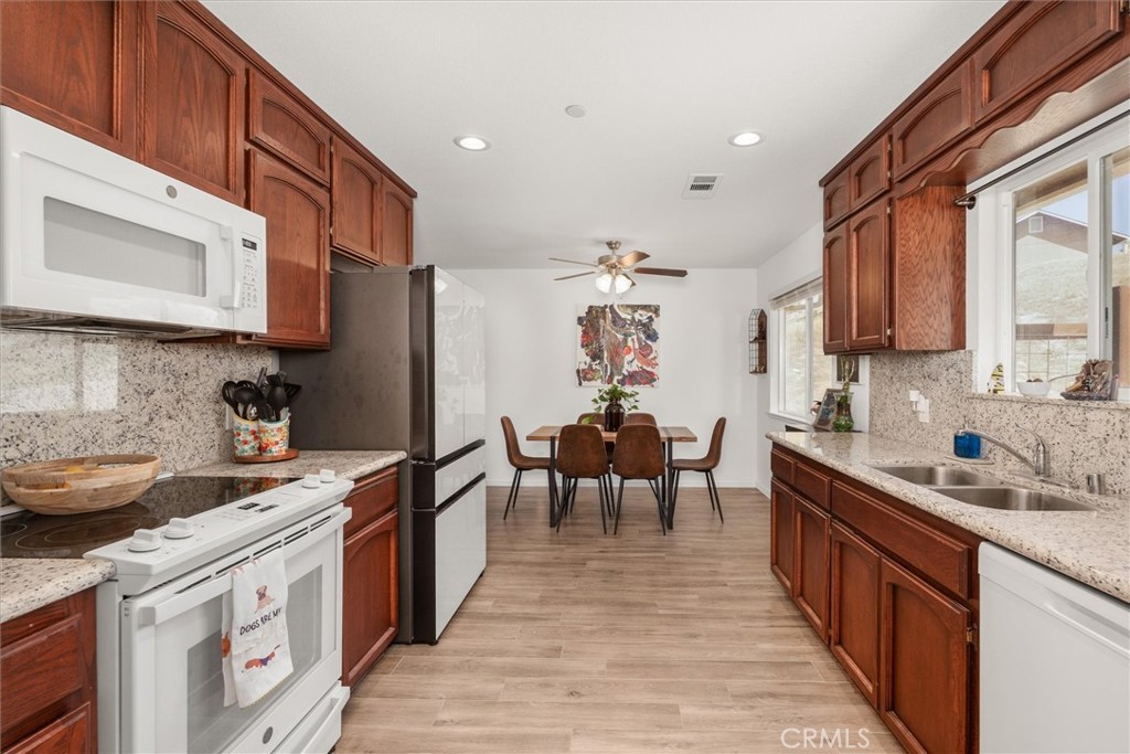 29215 Yosemite Springs Property Photo 15