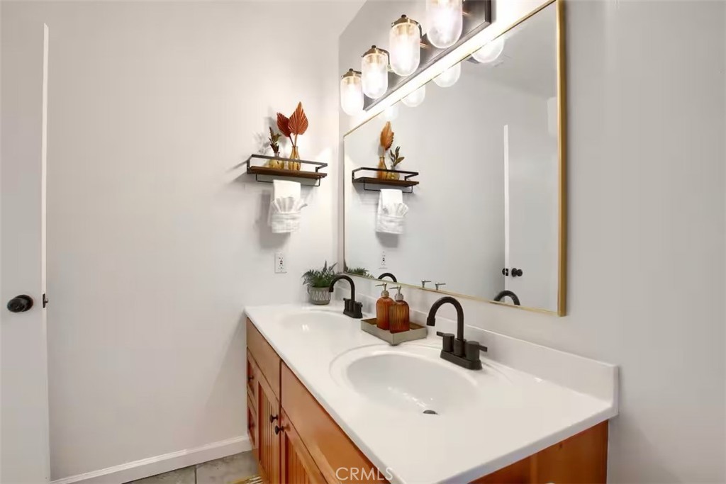 2711 Parmabelle Road Property Photo 15