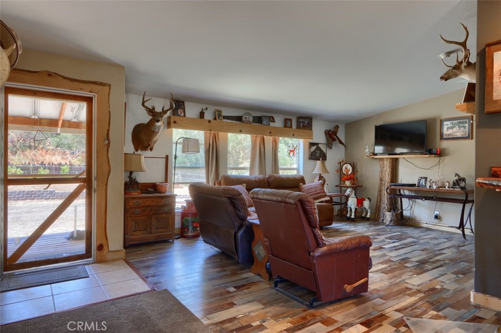 32791 Road 416 Property Photo 6