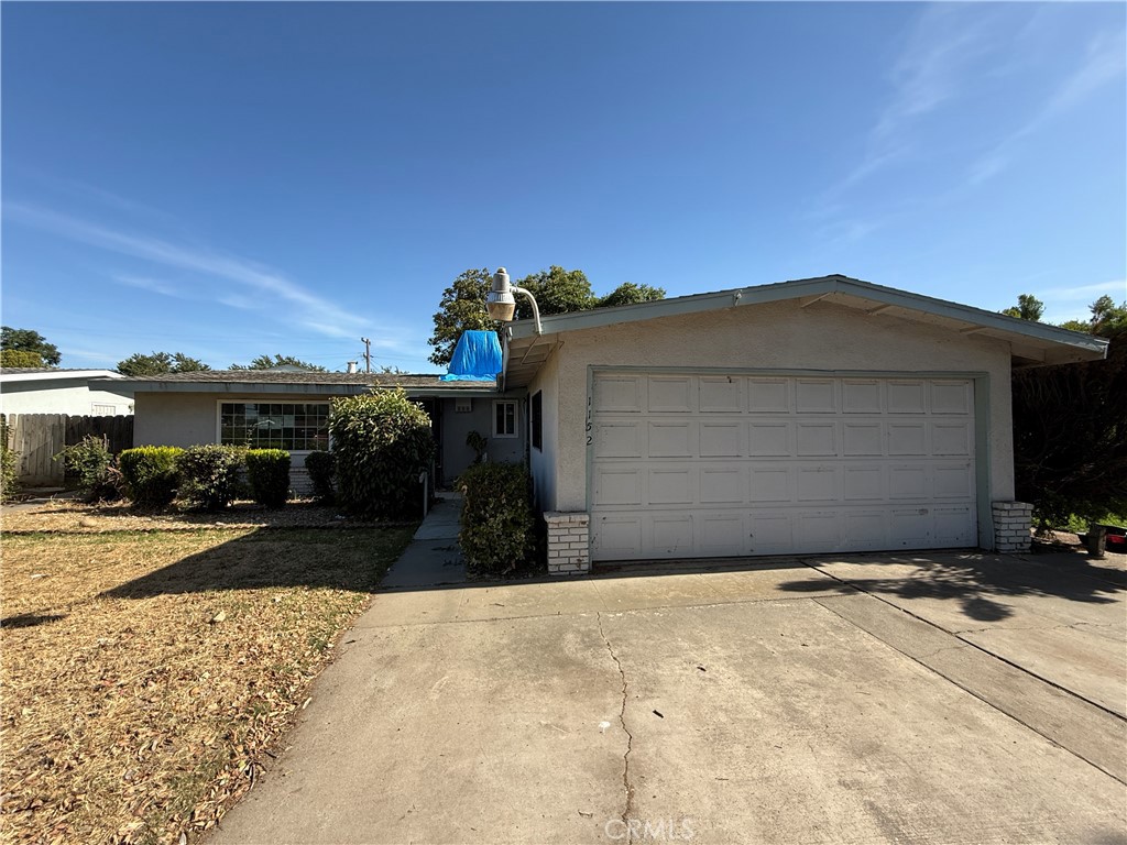 1152 E Drummond Property Photo 1
