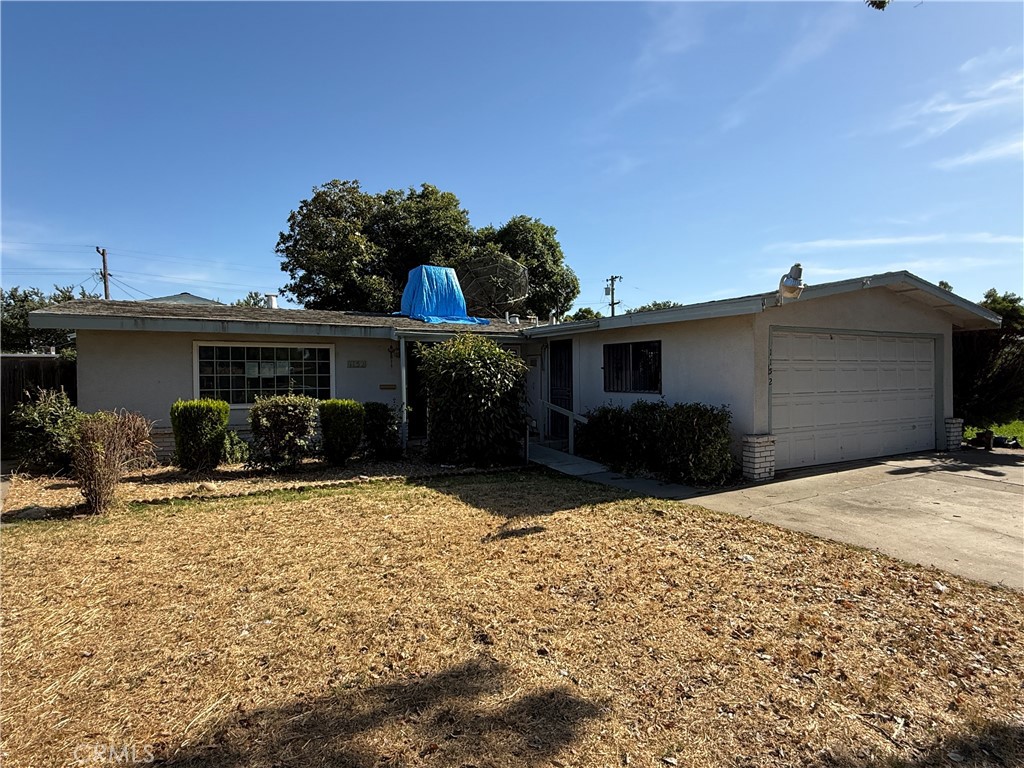 1152 E Drummond Property Photo 2