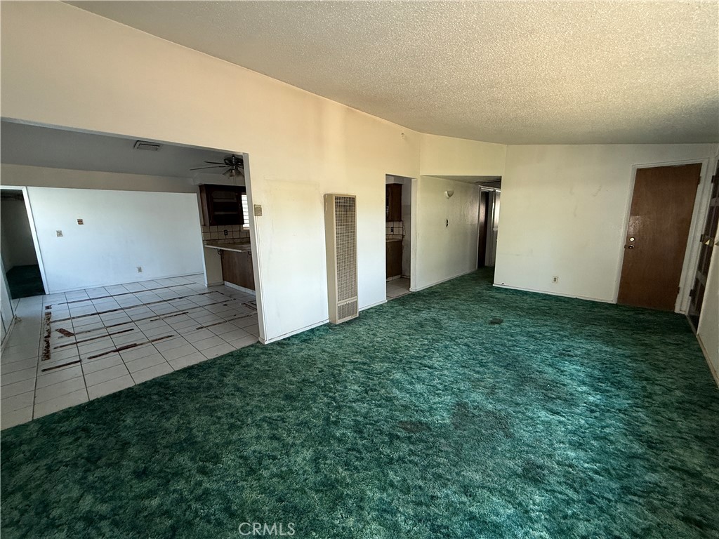 1152 E Drummond Property Photo 3