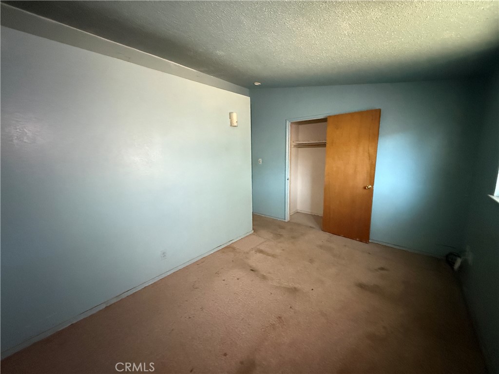 1152 E Drummond Property Photo 13