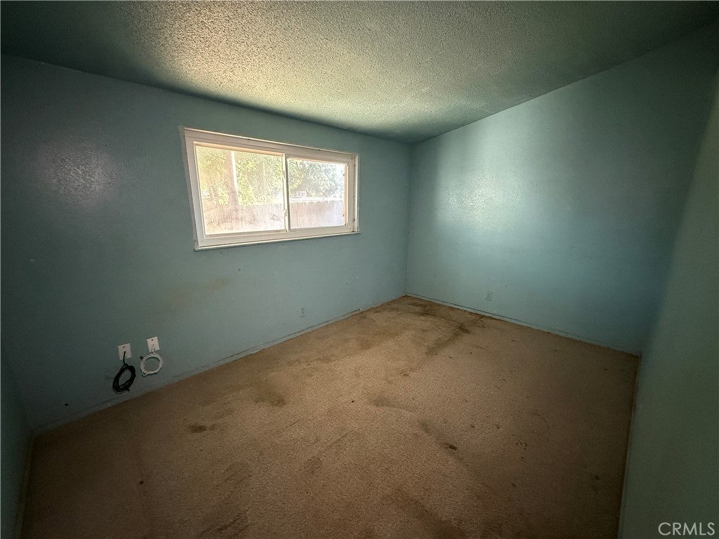 1152 E Drummond Property Photo 14