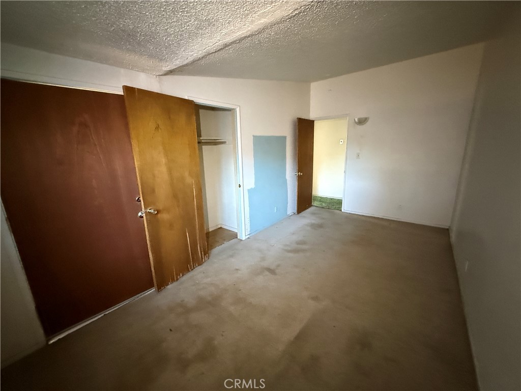 1152 E Drummond Property Photo 15