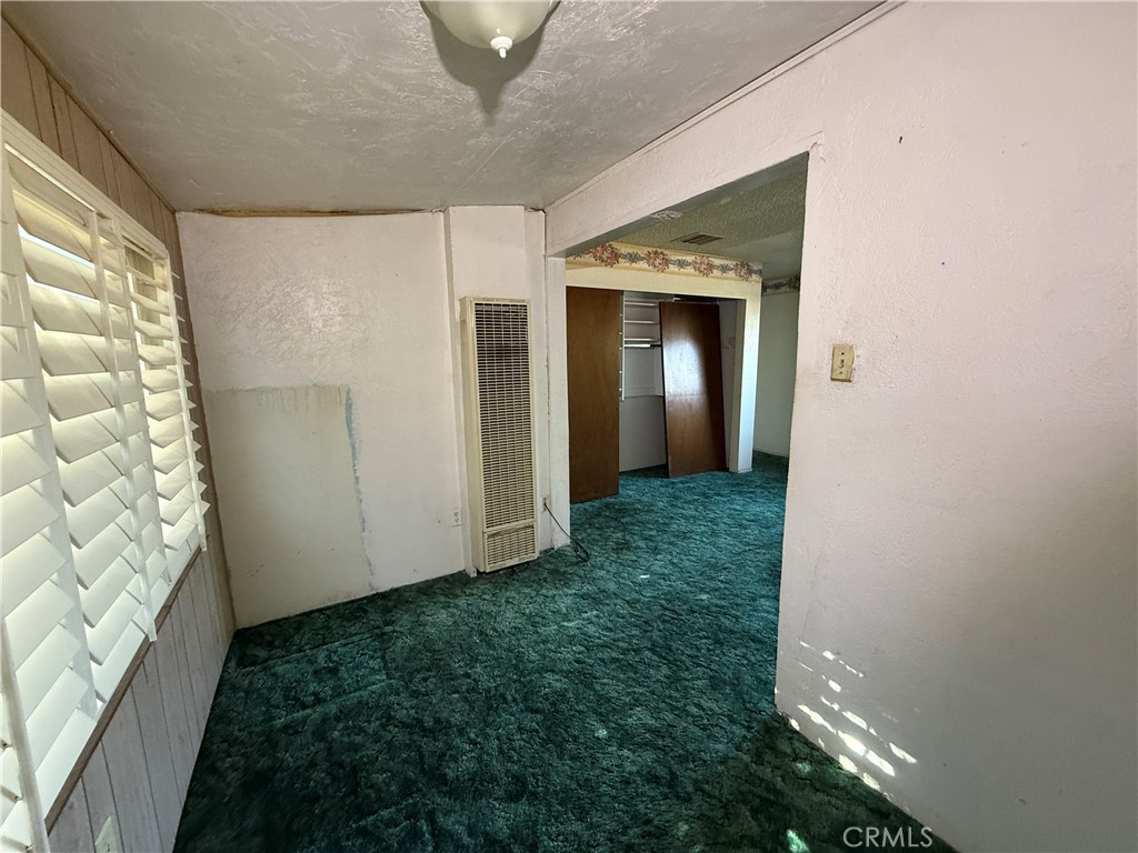 1152 E Drummond Property Photo 19