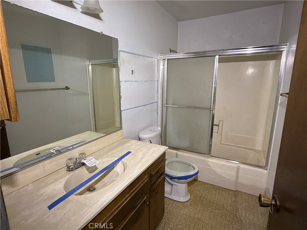 1152 E Drummond Property Photo 20