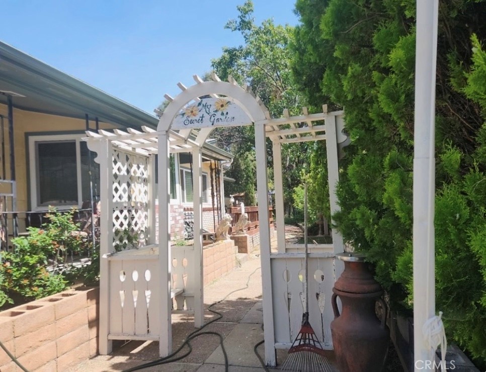 5021 Watt Road Property Photo 10