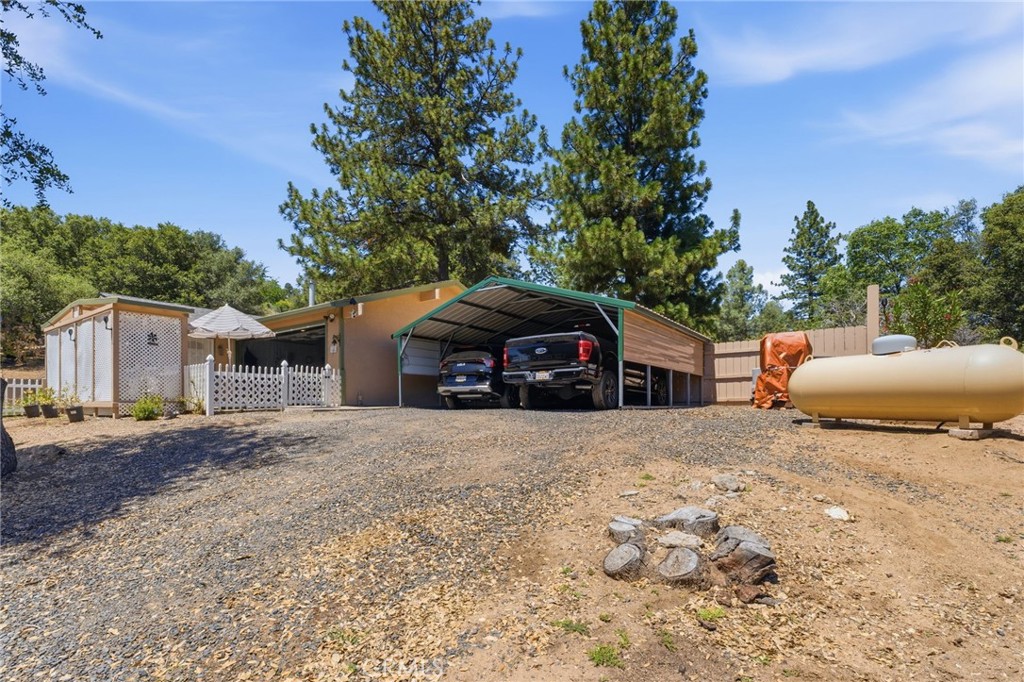 5811 Illilouette Falls Property Photo 5