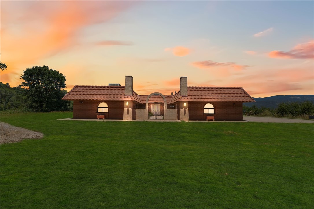 38720 Highway 41 Property Photo 1