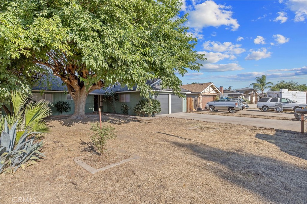 988 Laurel Property Photo 2