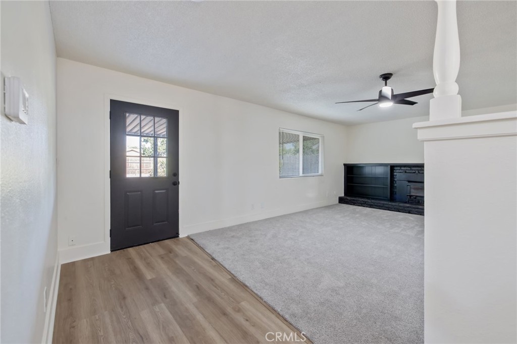 988 Laurel Property Photo 16