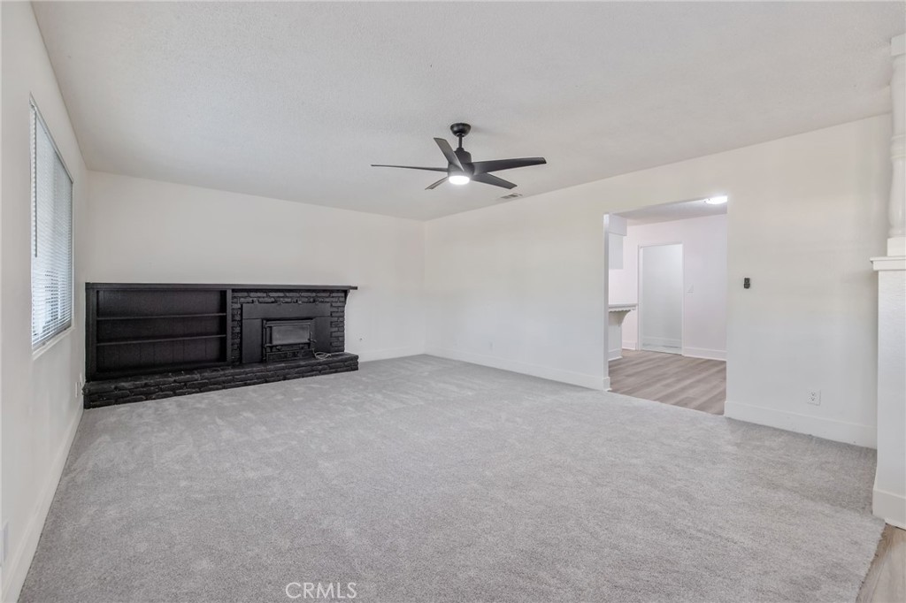 988 Laurel Property Photo 17