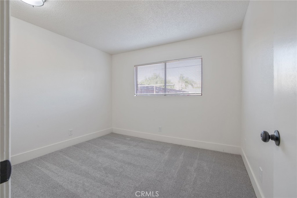 988 Laurel Property Photo 27