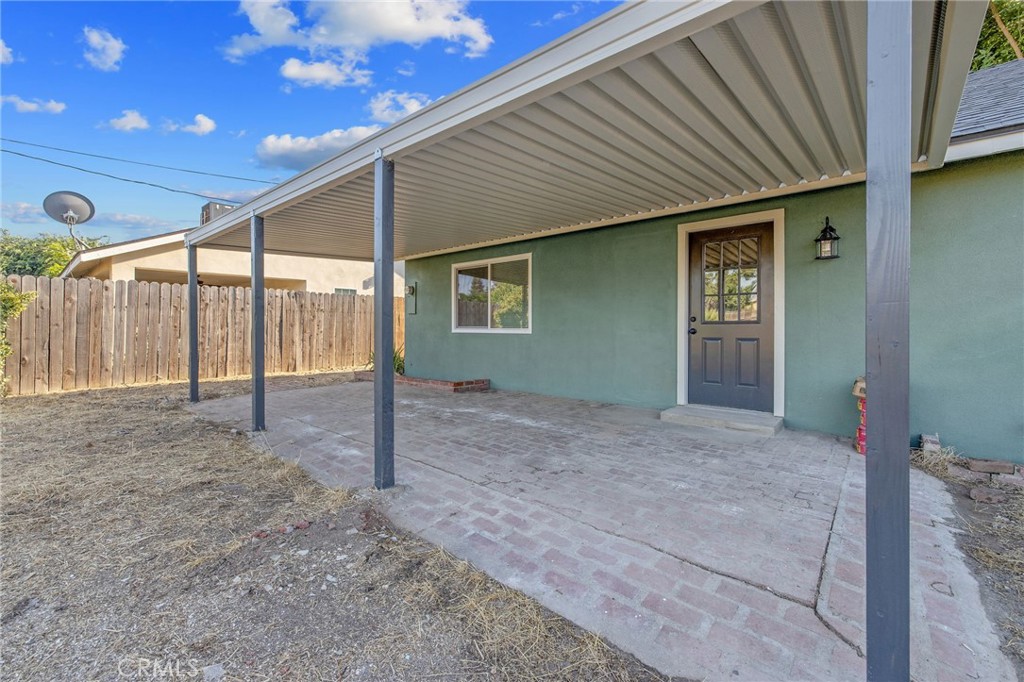 988 Laurel Property Photo 28