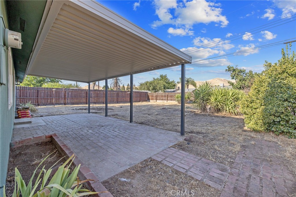 988 Laurel Property Photo 30