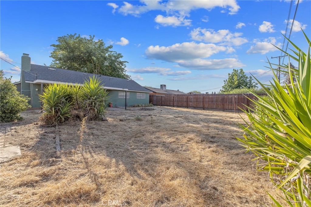 988 Laurel Property Photo 33