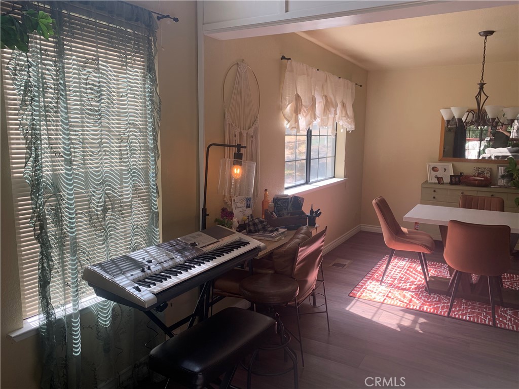 40513 Saddleback Property Photo 10