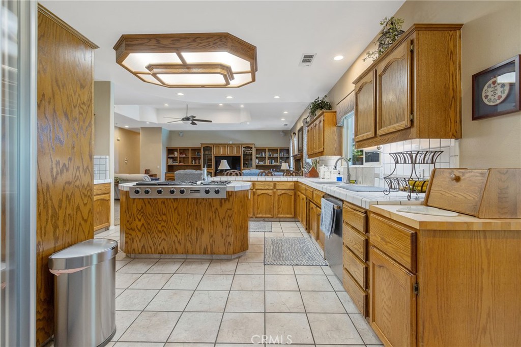 2833 E Laura Court Property Photo 27