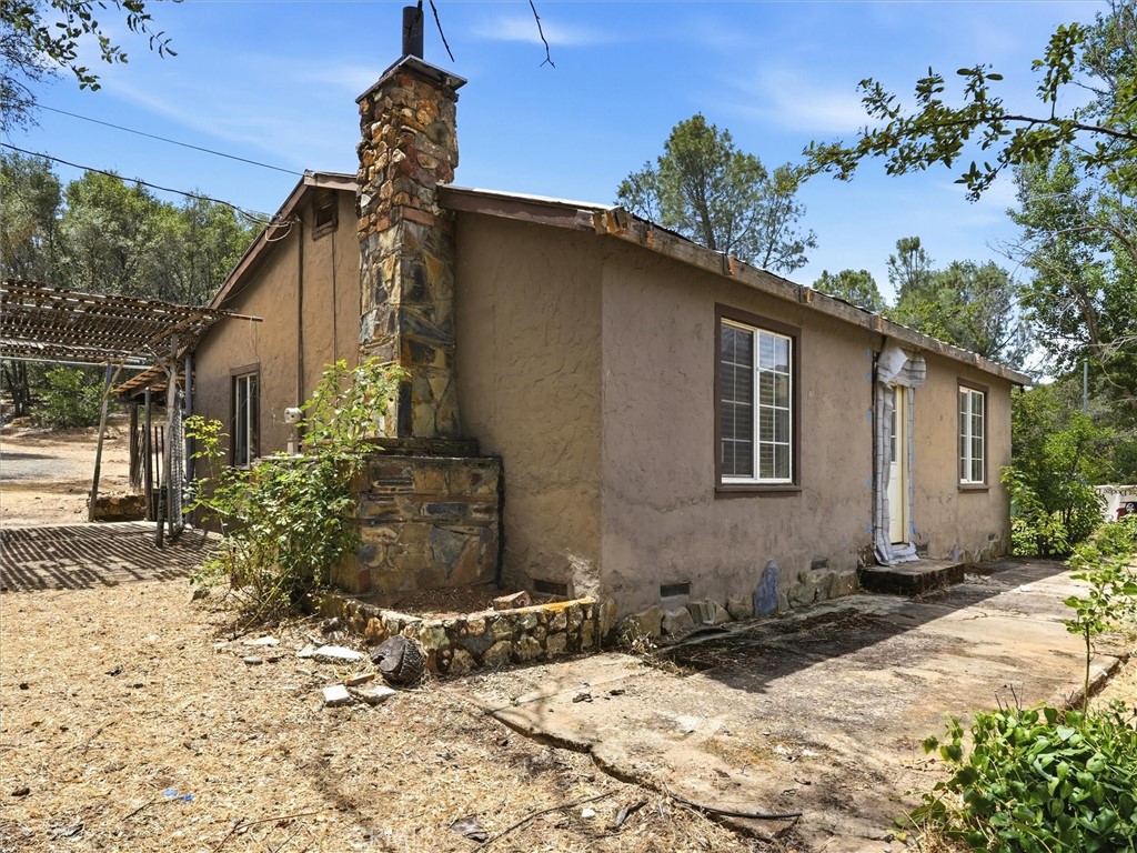 6103 School Property Photo 1