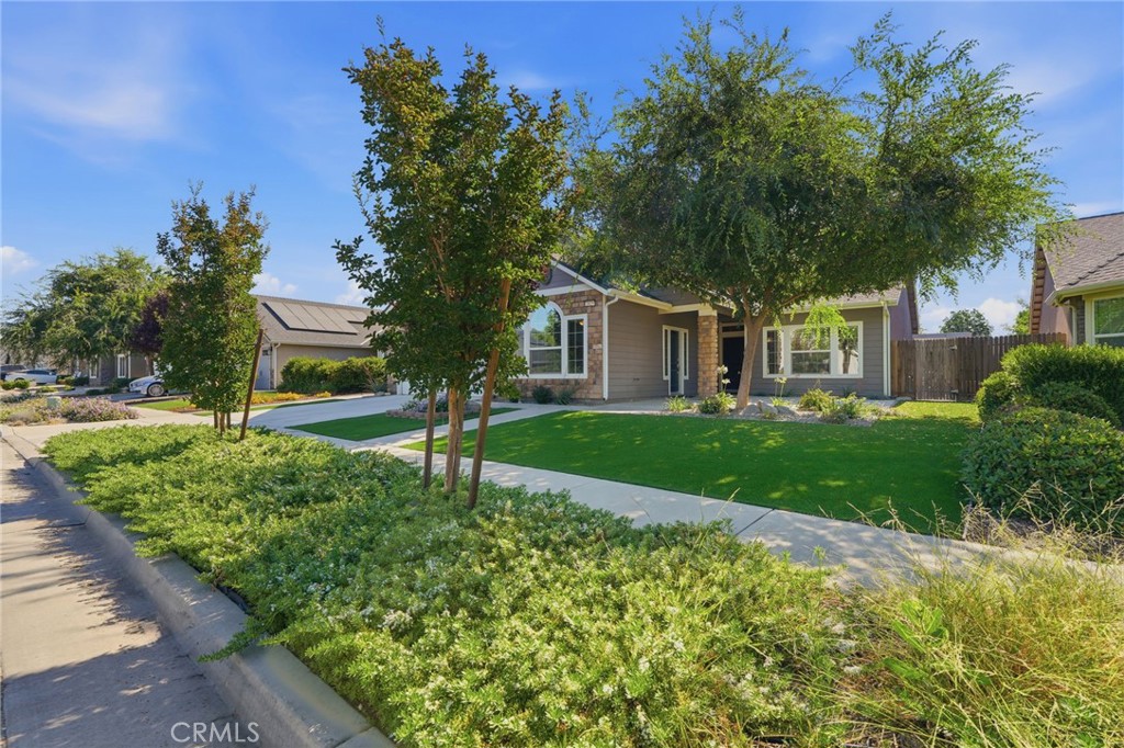 2025 Madeline Drive Property Photo 5