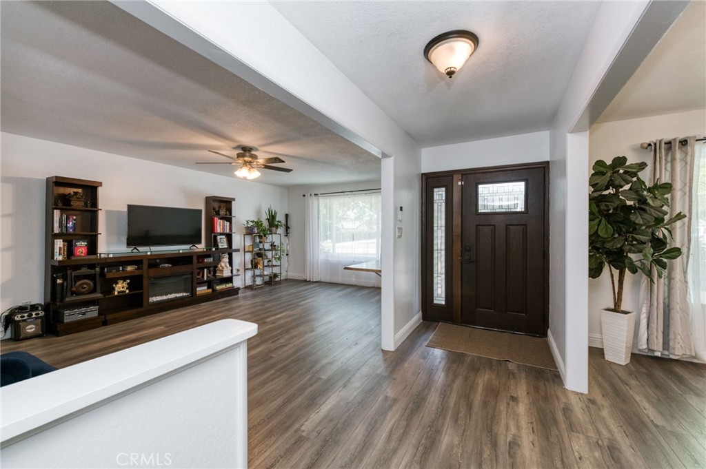 36837 Berkshire Drive Property Photo 6