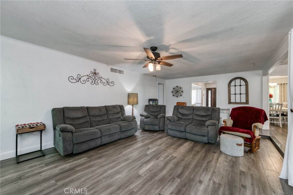 36837 Berkshire Drive Property Photo 8