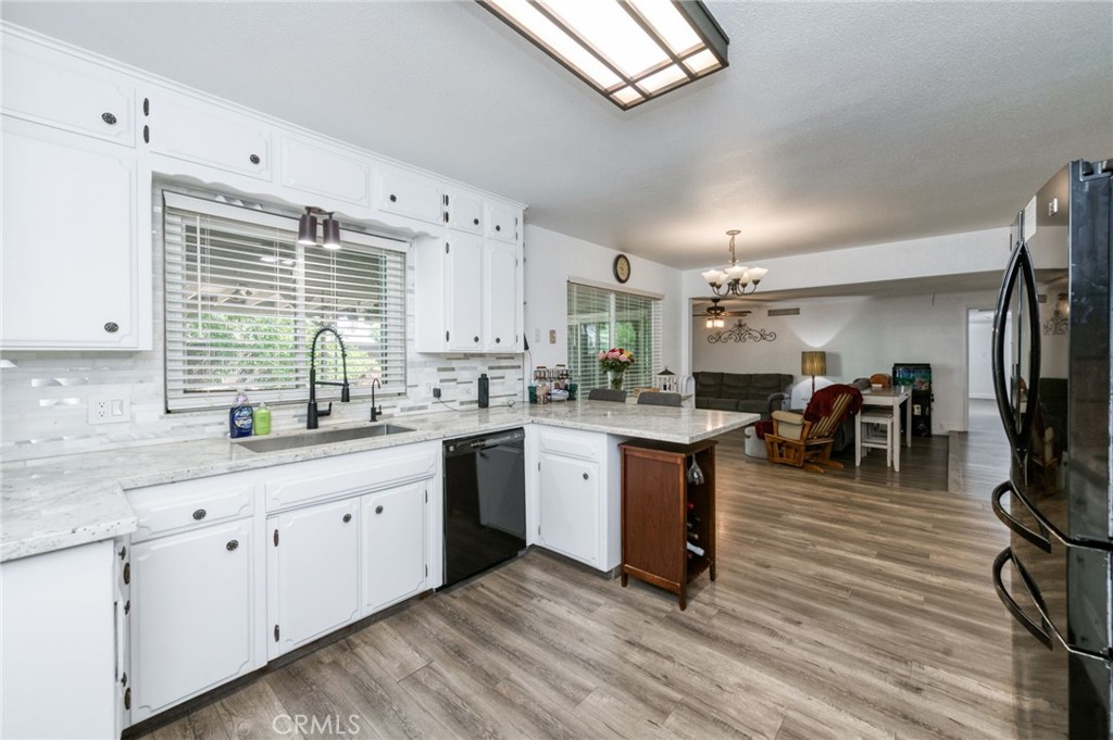 36837 Berkshire Drive Property Photo 15