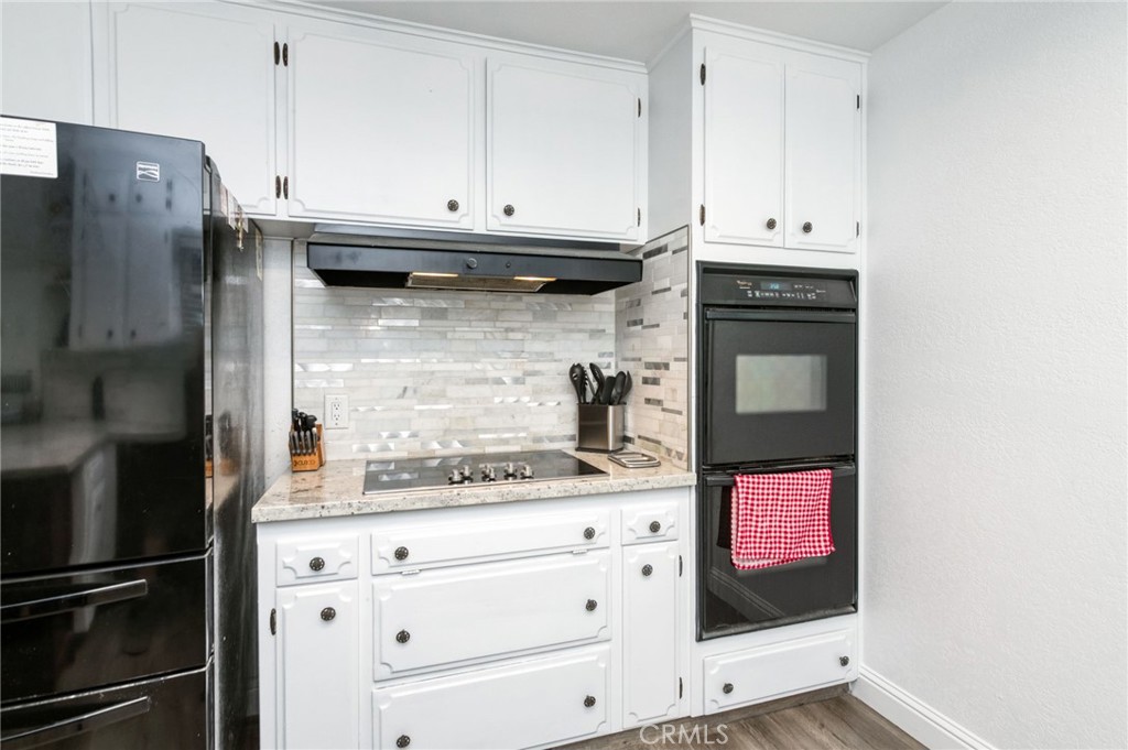 36837 Berkshire Drive Property Photo 16