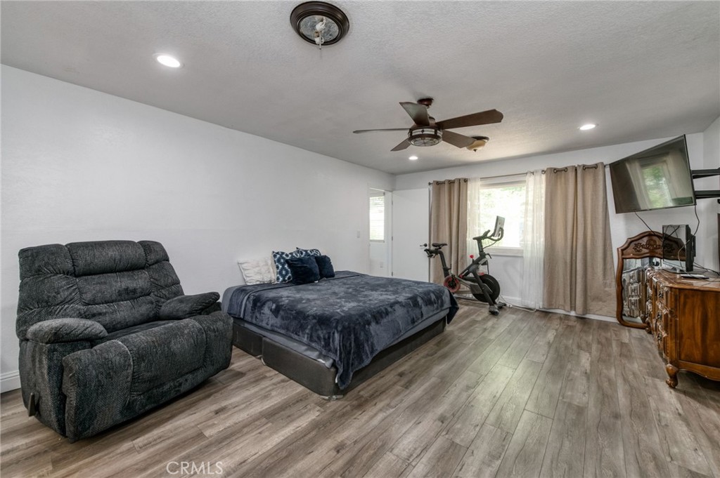 36837 Berkshire Drive Property Photo 22