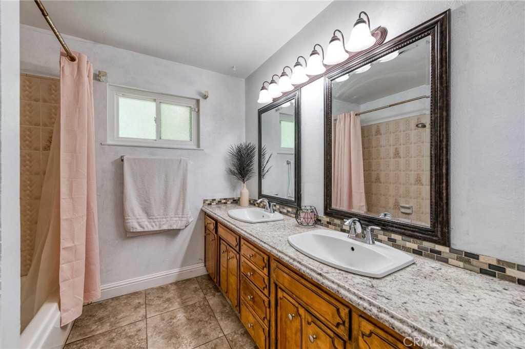 36837 Berkshire Drive Property Photo 30