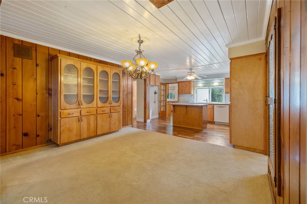 1714 N Blythe Property Photo 9