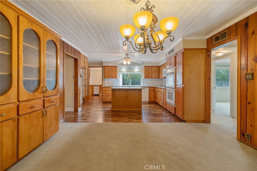 1714 N Blythe Property Photo 11