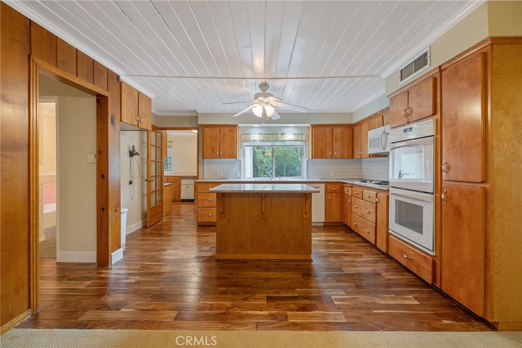 1714 N Blythe Property Photo 14