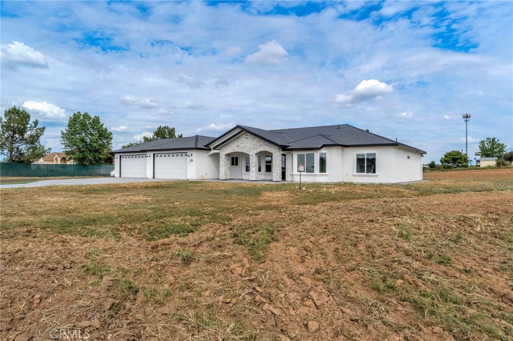 36328 Highway 145 Property Photo 3