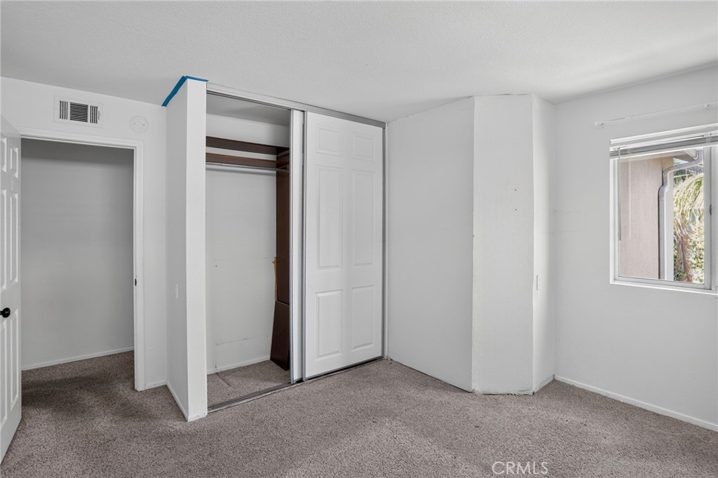 4248 Riverglen Street Property Photo 25