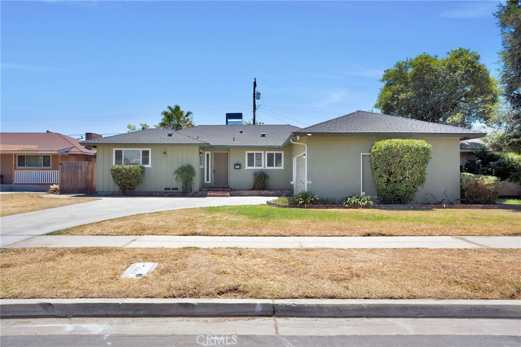 2938 E Willis Property Photo 1