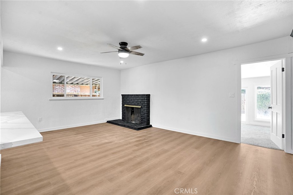 2938 E Willis Property Photo 6
