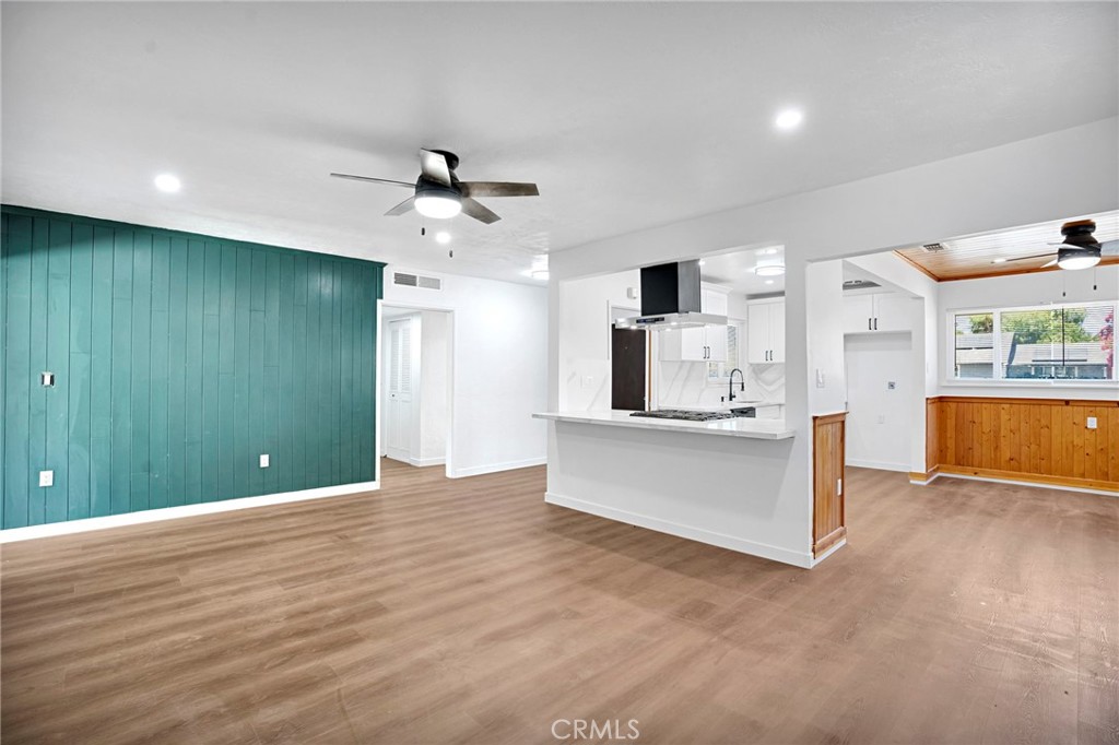 2938 E Willis Property Photo 9