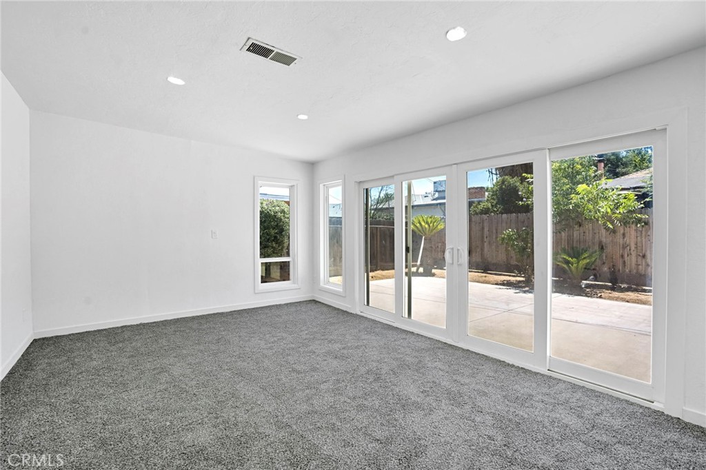 2938 E Willis Property Photo 26